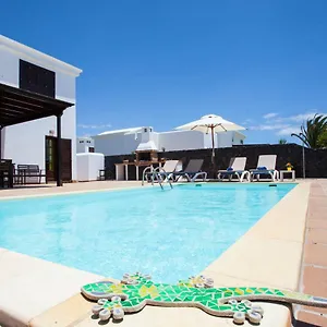 villa-lola-playa-blanca-lanzarote.in-canary-islands.com/